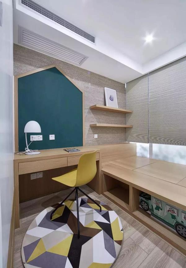杭州装修设计公司：榻榻米房里的书桌，这样做即好看又实用！