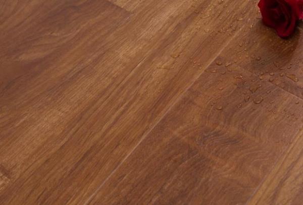 济南装修公司：怎样保养实木地板比较好？