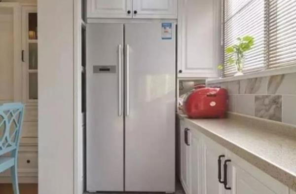 重庆家装公司：冰箱摆在哪里最合适？三要三不要！