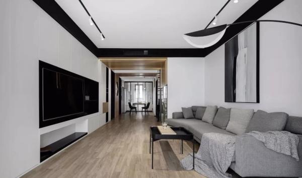 南宁装修设计：70平简约二居室，黑白灰+原木色！