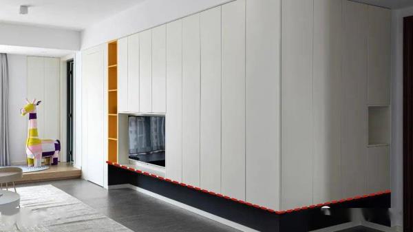 大连装饰公司：玄关柜与电视柜一体式设计，同时拥有三大功能！