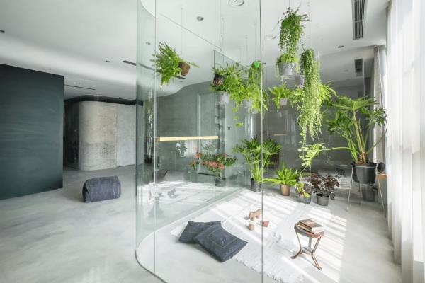上海室内装修：房子装修时在家中围个玻璃室内花园！