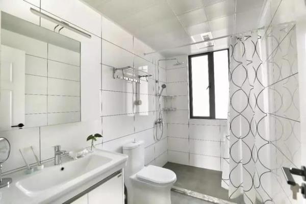 卫生间装修时选择淋浴房还是浴帘？