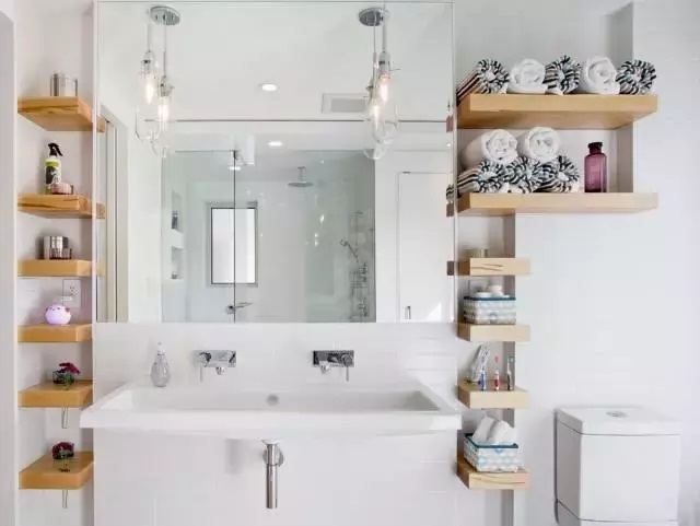 卫生间装修时浴室柜、台盆和化妆镜的搭配很重要！