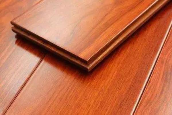 武汉装修公司：实木地板还是复合地板？对比一下就知道！
