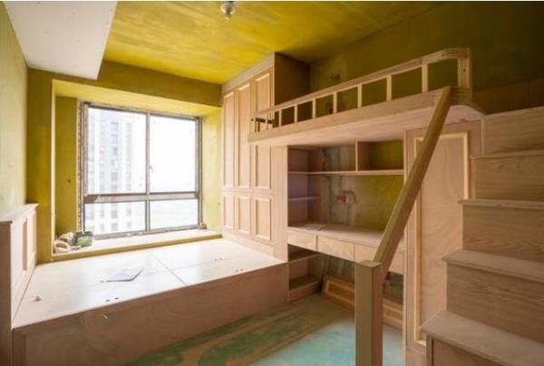 成都装饰公司：花8千块叫木工做上下床，连衣柜书桌都有了！