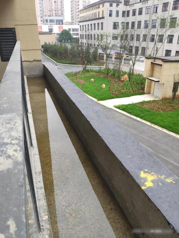 广州装饰公司：阳台外墙有个20公分的水槽，可以这样改！
