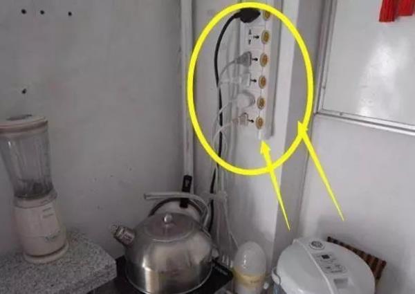 天津装饰公司：厨房装修装隐形插座，非常实用！