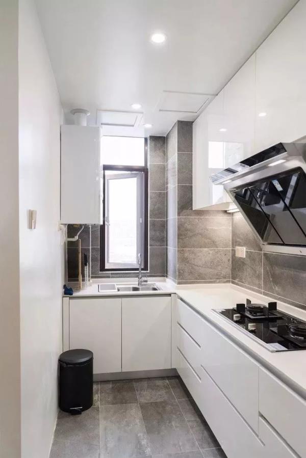 青岛装修公司：厨房太小怎么设计，做个橱柜就没位置了！