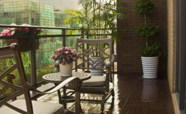 广州装修设计公司：“卧室带阳台”和“客厅带阳台”哪个好？