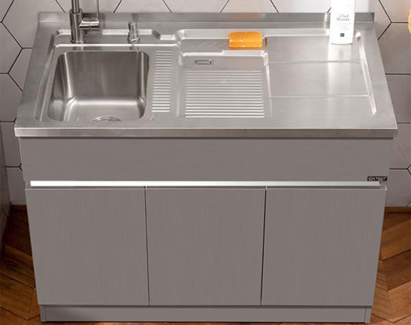 沈阳装修公司：不锈钢浴室柜的好处和选购的注意事项！