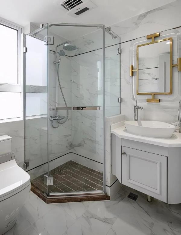 南宁装修公司：淋浴房不铺瓷砖，现在流行“四边走水”！