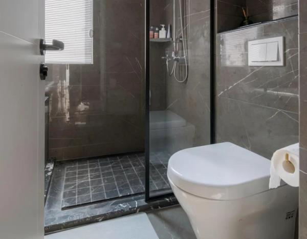 淋浴房不铺瓷砖，现在流行“四边走水”！
