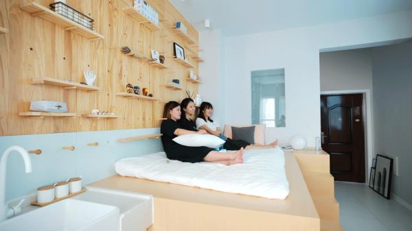 郑州装修公司：26㎡新房装修，将卧室床抬高至半空！