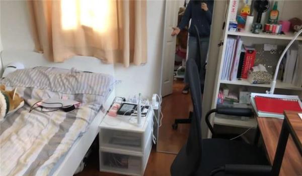 35㎡香港出租房装修：客厅改成一间卧室！
