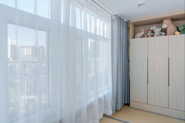 深圳整体装修：简约两居室，阳台做榻榻米！