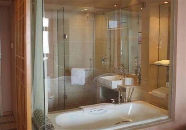 深圳酒店装修：卫生间为什么弄成透明的？