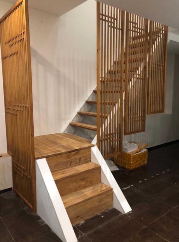 除了装柜子，楼梯下面还可以这样设计！