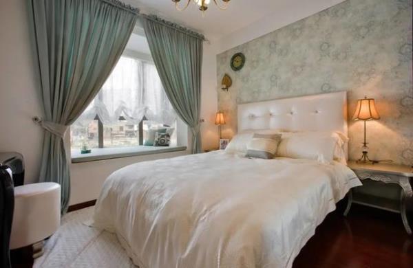卧室窗帘要怎么选？窗帘的材质有哪些？