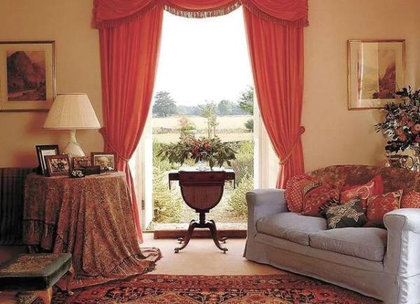 卧室窗帘要怎么选？窗帘的材质有哪些？