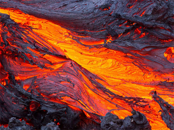 岩浆怕水吗?火山岩浆温度是多少?