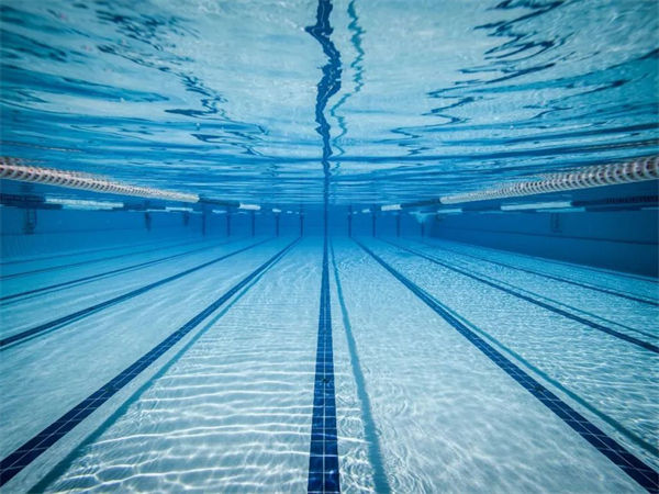游泳池水质标准是什么?游泳池水质处理方法！