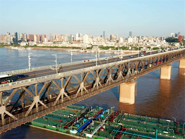 武汉长江大桥建于哪年?武汉长江大桥有多长?
